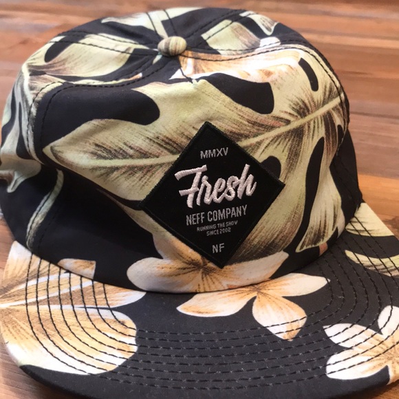 Neff Other - “Fresh” Neff Floral Snapback Hat